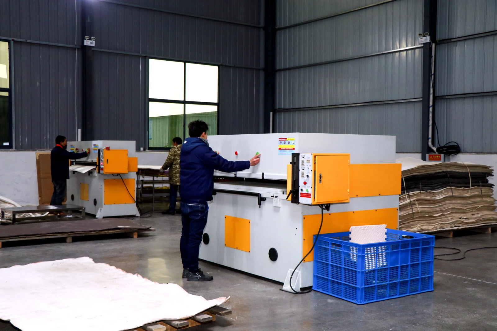 Die-cutting workshop at Newin Best factory