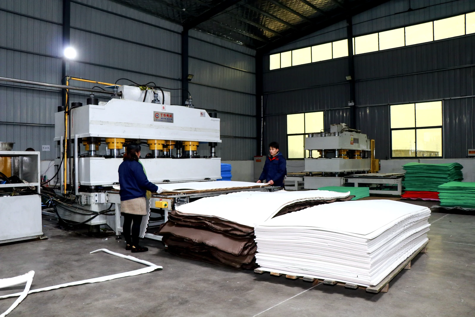 Hydraulic press workshop at Newin Best factory